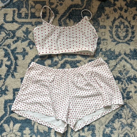 Brandy Melville Other - Brandy Millville heart set